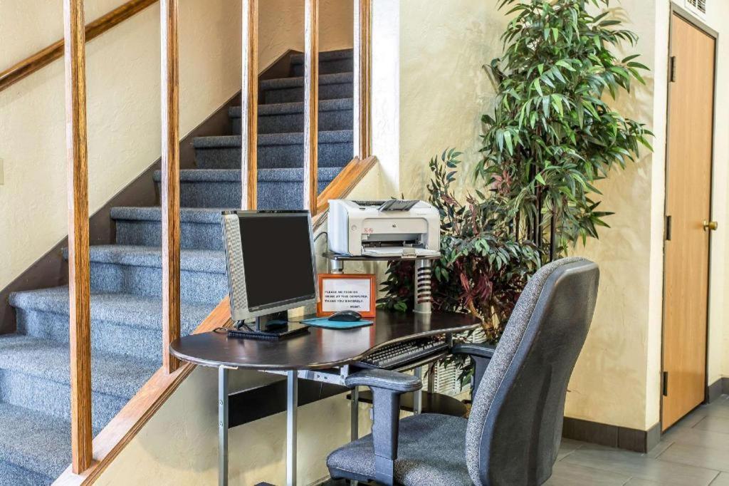 Rodeway Inn Lawton Dış mekan fotoğraf